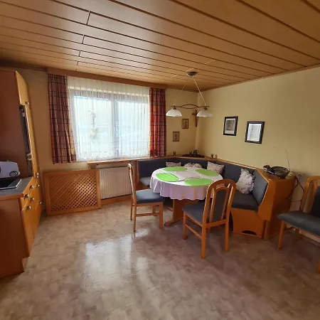 Ferienwohnung Juergen Horn ホーエンタウアーン